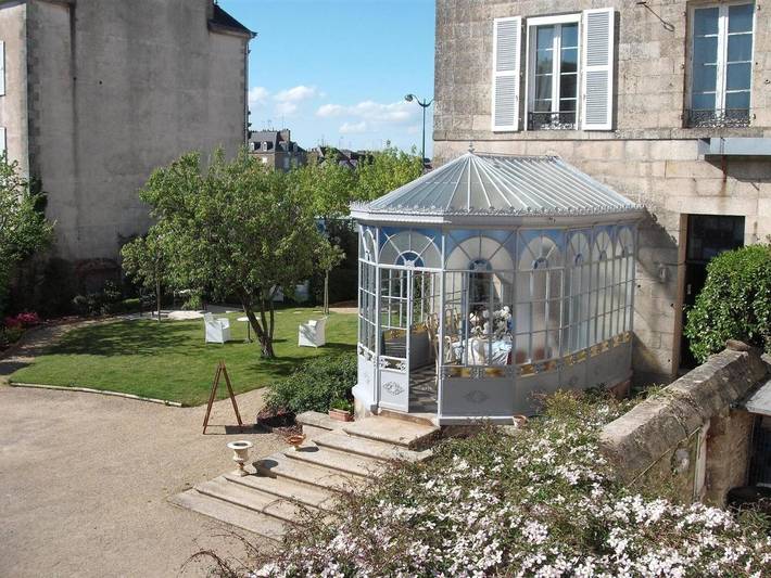 Hôtel pour 4 personnes, avec Terrasse ainsi que Jardin et Vue à Pontivy