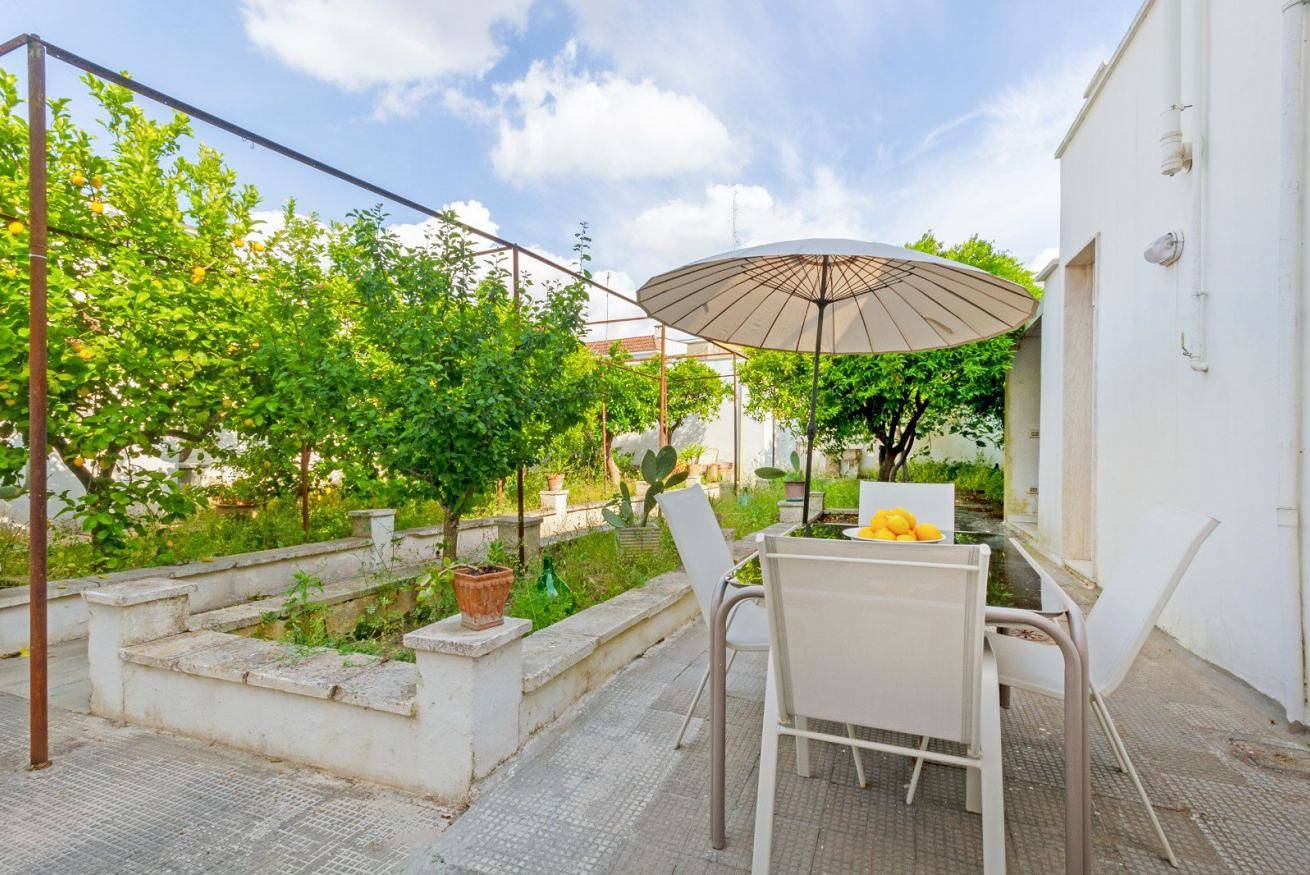 Ganze Wohnung, Ferienwohnung für 4 Personen mit Garten in Campi Salentina, Lecce Provinz