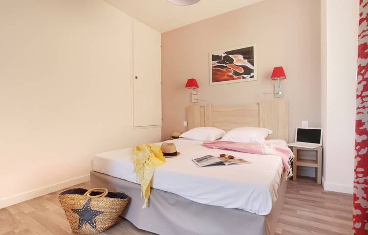 Gîte pour 6 personnes, avec piscine et balcon à Aigues-Mortes - 4