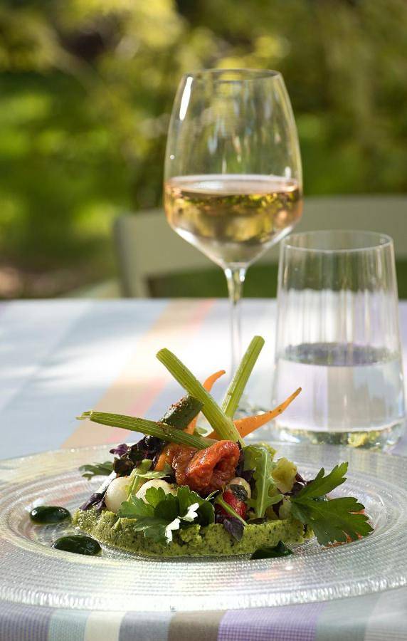 Cazaudehore Hôtel Restaurant Gastronomique Terrasse et Jardins in Saint-Germain-en-Laye, Yvelines