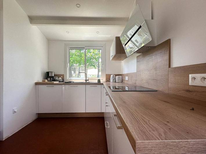 Location de vacances pour 8 personnes, avec terrasse dans Office De Tourisme Des Mathes La Palmyre - 4