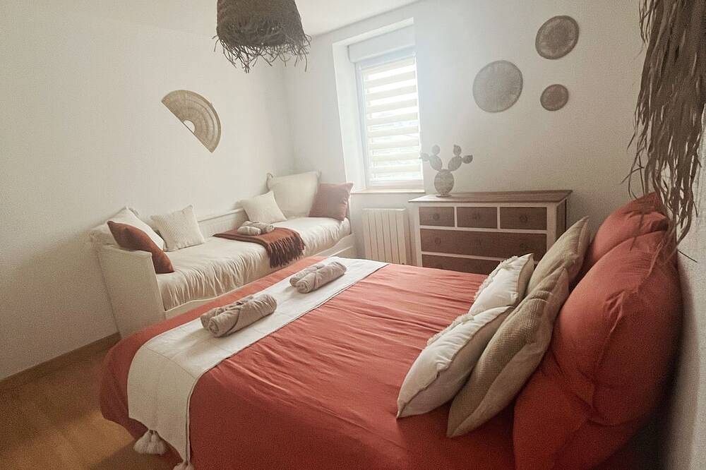Appartement entier, Le Cocon de Kenna - en plein cœur du bourg in Dompierre-sur-Besbre, Allier
