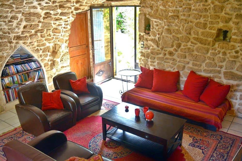 Mas ancien dans un cadre de charme in Jouques, Région d'Aix-en-Provence