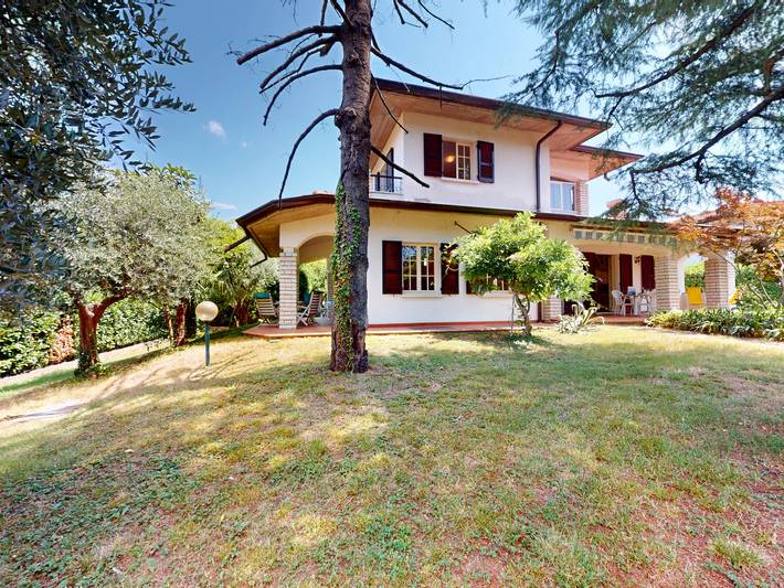 Villa für 6 Personen, mit Balkon und Garten in Sirmione