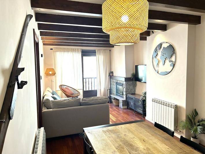 Apartamento de vacaciones para 6 personas, con vistas y balcón, Se admiten mascotas en Pallars Sobirà - 2