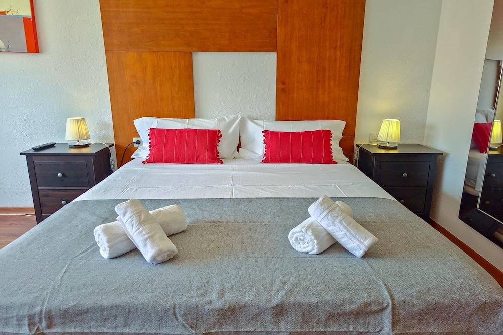 4 chambres, Terrasse, Wi-Fi, Piscine, 5 min. de la plage in Playa de las Américas, Arona