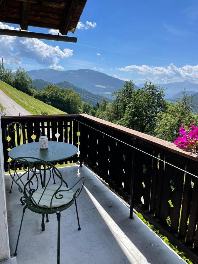 Ferienhaus für 4 Personen, mit Balkon und Terrasse sowie Garten und Ausblick