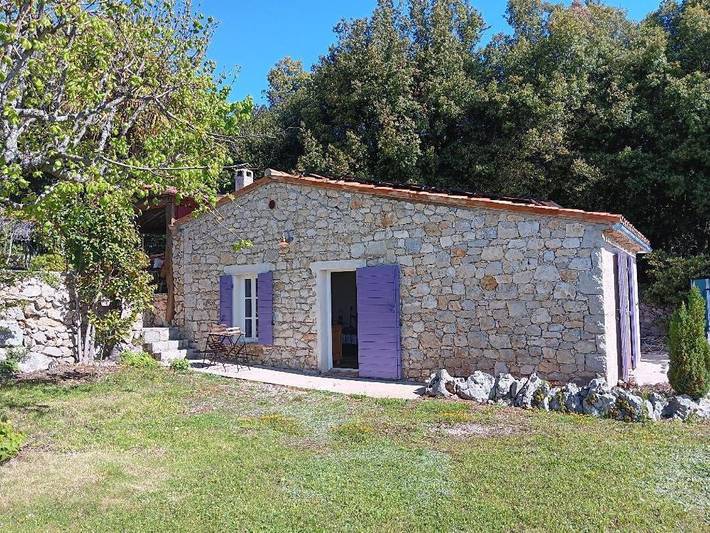 Location de vacances pour 2 personnes, avec piscine et jardin à Mons (Var) - 3