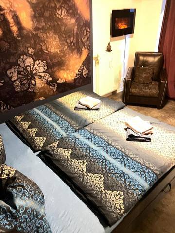 Ferienwohnung für 6 Personen, mit Garten und Sauna sowie Ausblick in Kölner Karneval