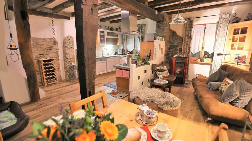 Ferienhaus für 4 Personen, mit Terrasse und Whirlpool sowie Garten und Sauna, mit Haustier