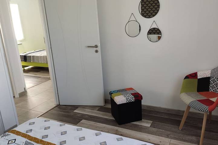 Location de vacances pour 6 personnes, avec Terrasse et Jardin à Pont-l'Abbé-d'Arnoult - 3