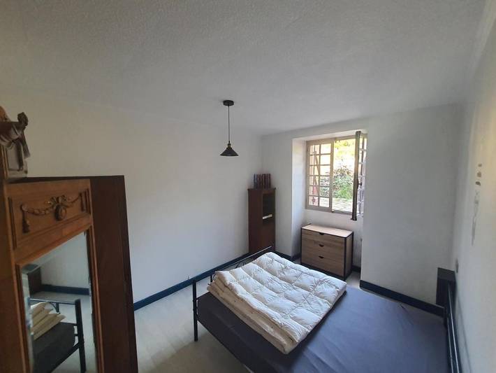 Location de vacances pour 4 personnes, avec vue ainsi que terrasse et piscine à Frayssinet-le-Gélat - 3