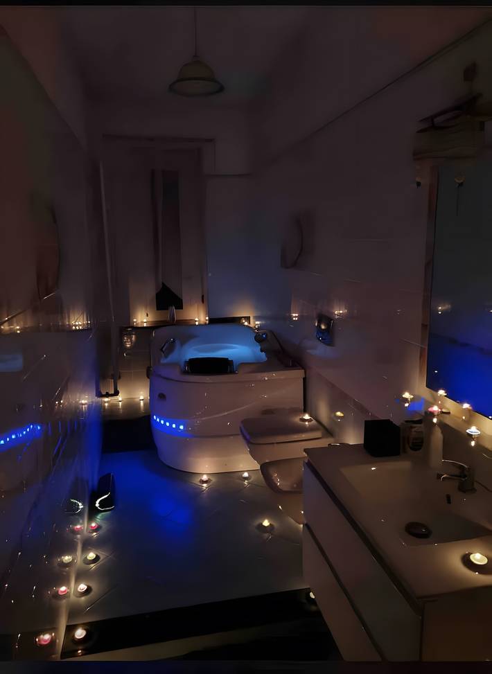 Vacation rental for 3 people, with balcony and hot tub in Turin