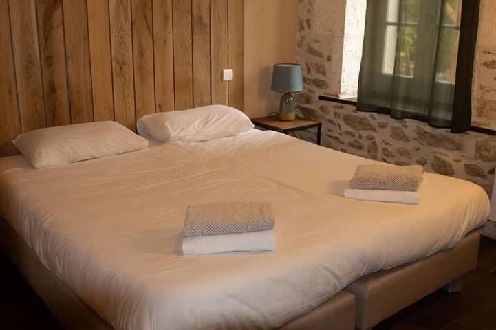 Gîte pour 4 personnes, avec jardin à Rouzède - 3