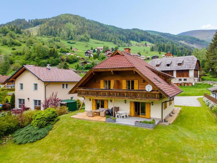 Ferienhaus für 9 Personen, mit Balkon und Garten sowie Sauna