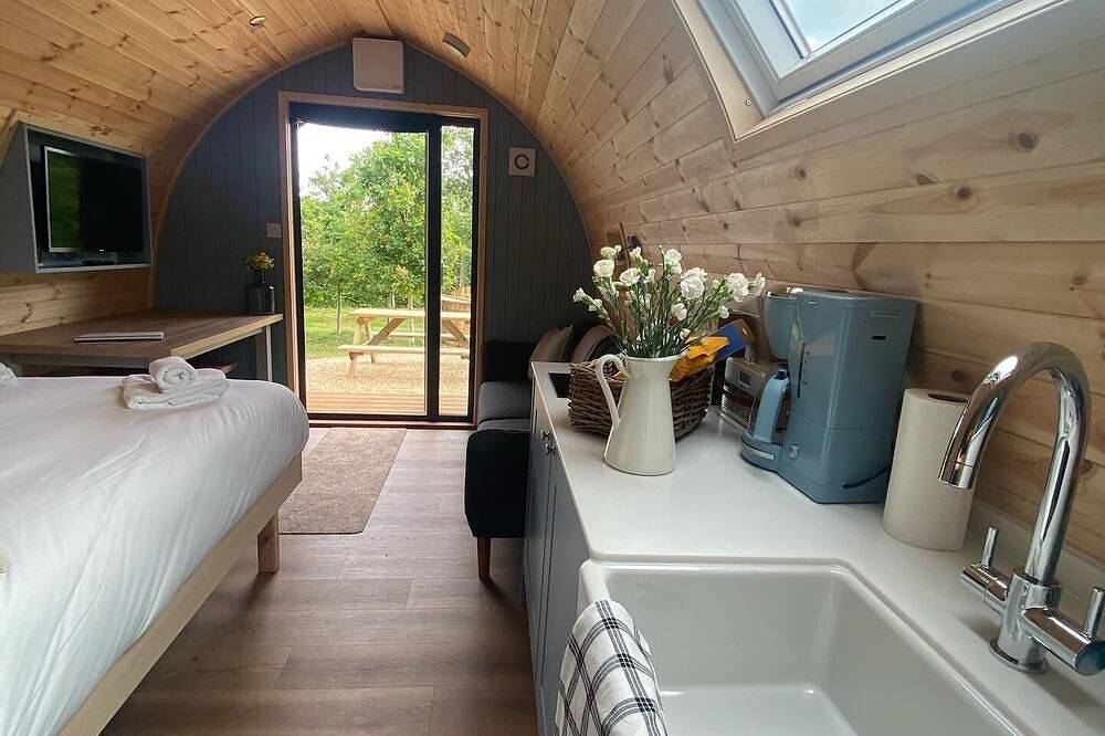 Wild Luxury Bluebell Glamping Pod with Wood Fired Hot Tub in quiet rural setting in Devon