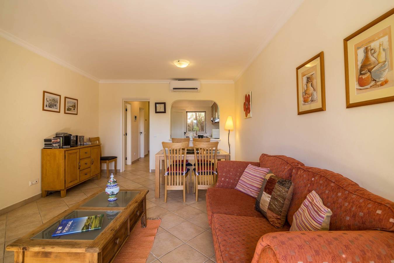 Entire apartment, Holiday Apartment in Albufeira resort with Self Check-in, Wi-Fi, Terrace & Shared Pools in Albufeira, Faro District