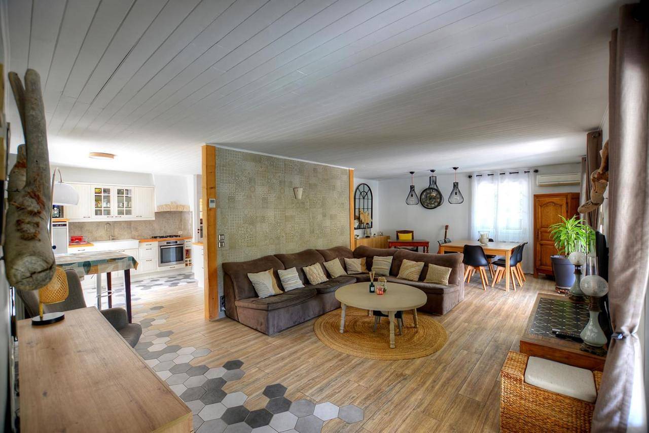 Villa Néoulaise 12 couchages in Néoules, Côte méditerranéenne (France)