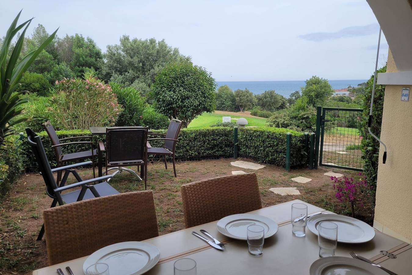 Ganze Ferienwohnung, Ferienwohnung für 4 Personen mit Pool in Cap Esterel, Saint-Raphaël