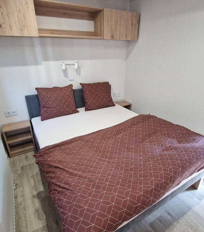 Chalet für 4 Personen, mit Terrasse und Balkon/Terrasse sowie Sauna in Renesse - 3