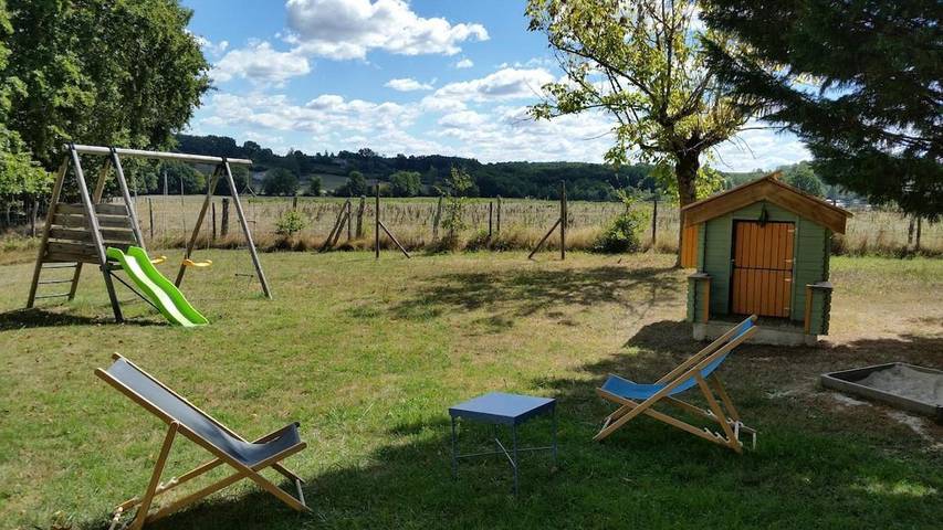 Location de vacances pour 6 personnes, avec piscine ainsi que vue et jardin, animaux acceptés à Montcaret - 2