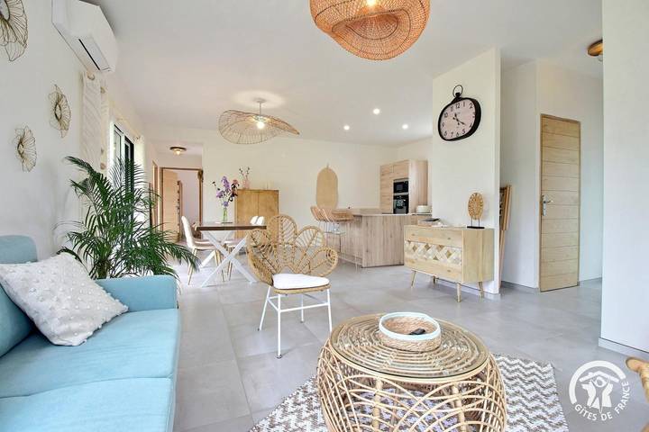 Gîte pour 4 personnes, avec Terrasse et Jardin dans Plage Poudrantais