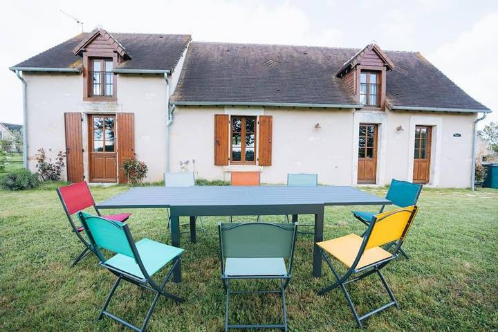 Location de vacances pour 8 personnes, avec jardin et terrasse à Déols - 4