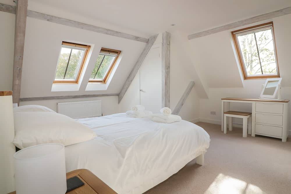 Stores & Supplies, family friendly in Bodmin in Bodmin, Cornwall