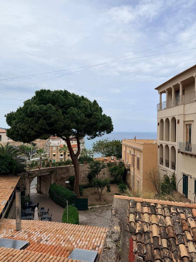 Apartament wakacyjny dla 4 osób, z widok i balkon w Tropea
