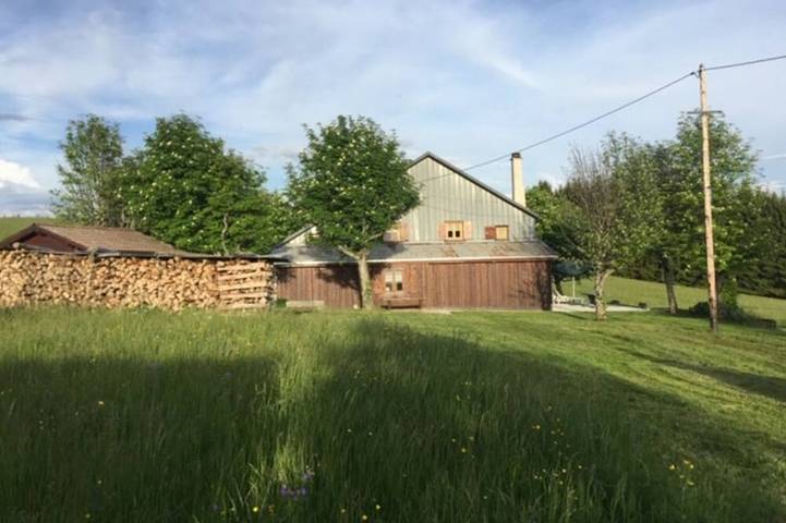 Gîte pour 7 personnes, avec Terrasse à Lullin