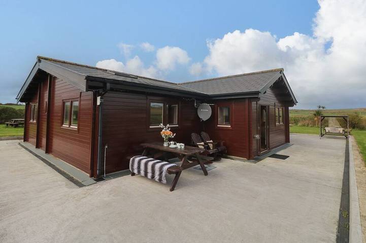 Cottage for 8 people, with yard, with pets - 1