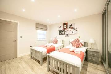 Apartment for 2 People in Reading, North Wessex Downs, Photo 1
