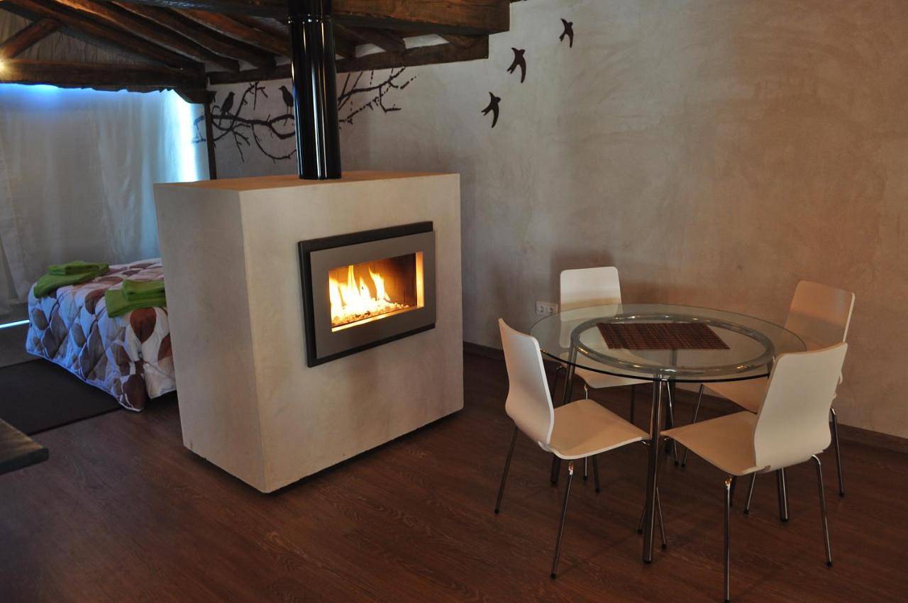 Apartamento entero, Suite rural con jacuzzi in Cabañas de Polendos, Provincia de Segovia