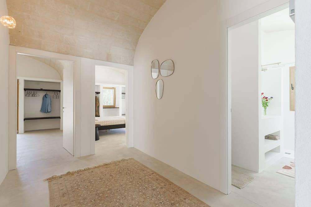 Villa Jolie with private pool - enclosed garden - total privacy in San Vito dei Normanni, Salento