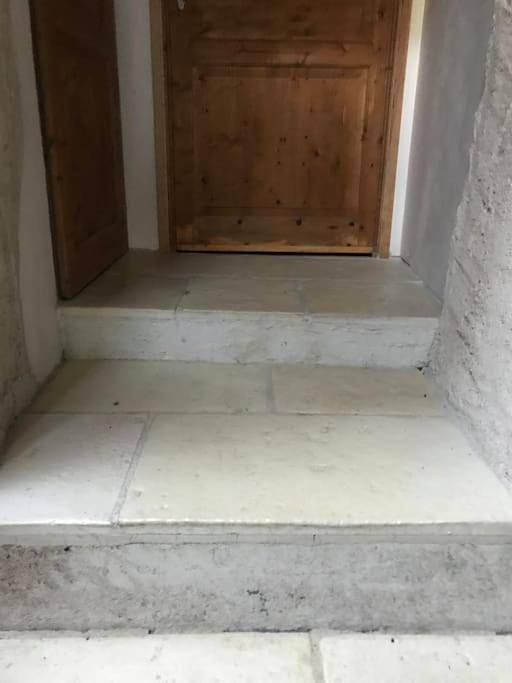 Location de vacances pour 12 personnes, avec vue ainsi que piscine et jardin à Charentay - 3