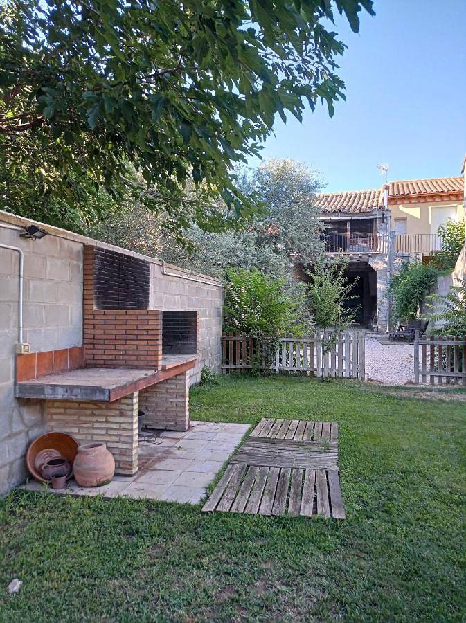 Casa de huéspuedes para 14 personas, con Balcón y Terraza además de Jardín y Piscina en Provincia de Zaragoza - 4