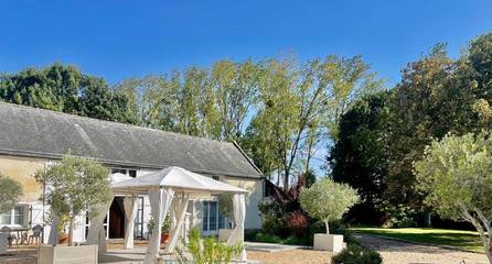 Cottage pour 2 personnes, avec vue et jardin ainsi que terrasse et piscine, animaux acceptés à Varennes-sur-Loire