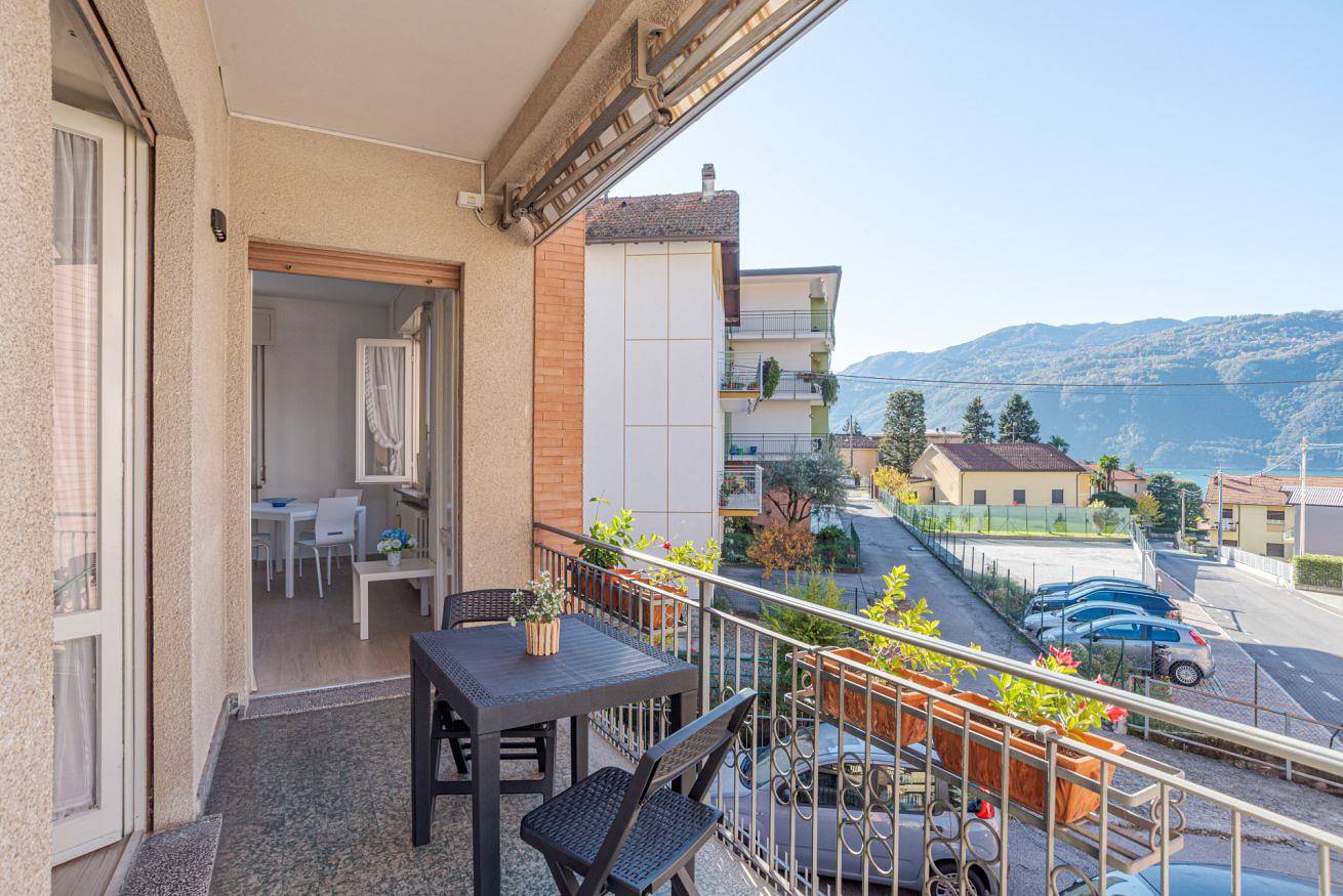 Ganze Wohnung, Ferienwohnung für 2 Personen mit Balkon/Terrasse in Lierna, Westliche Bergamo-Alpen
