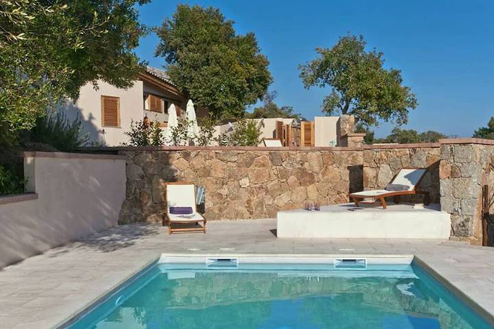 Maison de vacances pour 7 personnes, avec terrasse ainsi que jardin et piscine, animaux acceptés - 1