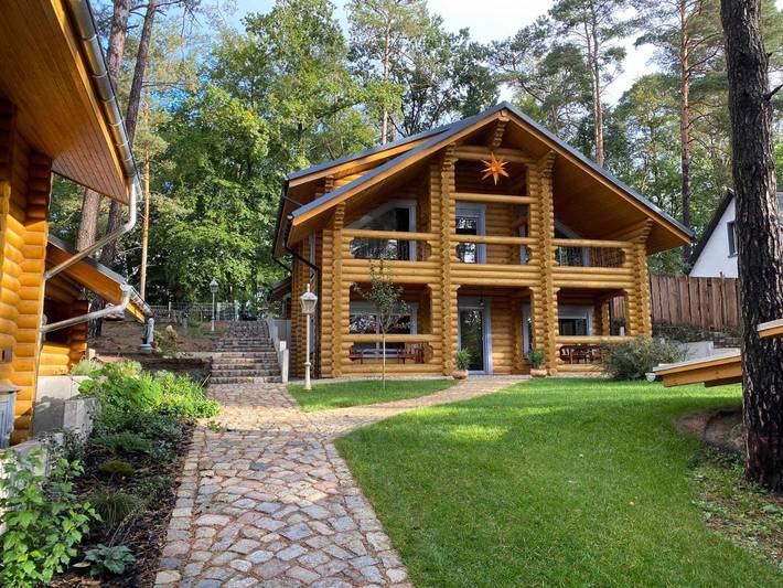 Ferienwohnung für 6 Personen, mit Balkon und Terrasse sowie Garten und Seeblick in Fürstenberg/Havel