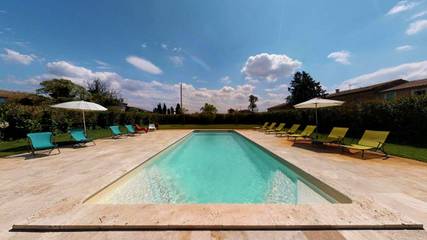 Gîte pour 22 personnes, avec piscine et jardin, animaux acceptés à Fabrezan