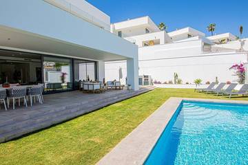 Villa voor 8 Personen in Playa de la Duquesa, Manilva, Afbeelding 2