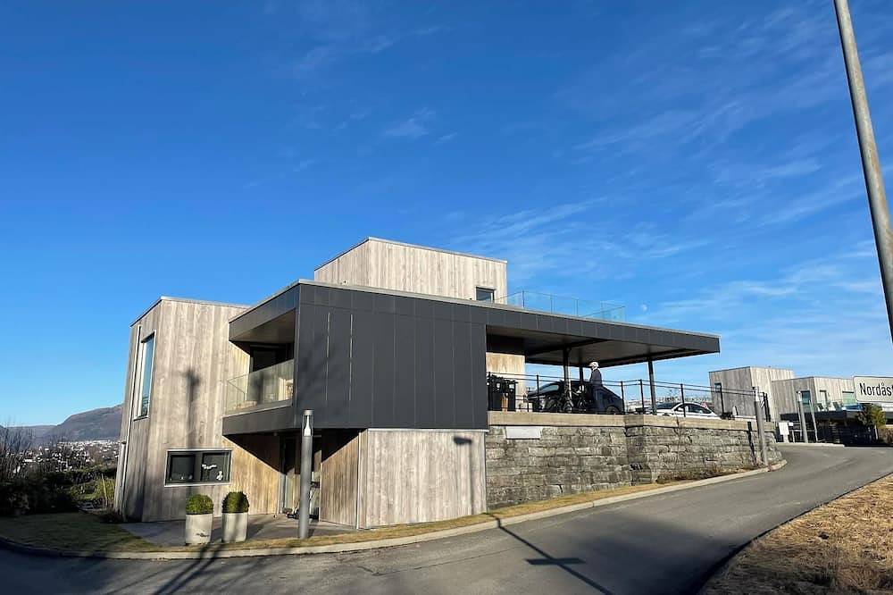 Moderne house in Bergen, 15 min to city, 10 min to airport in Fana, Bergen