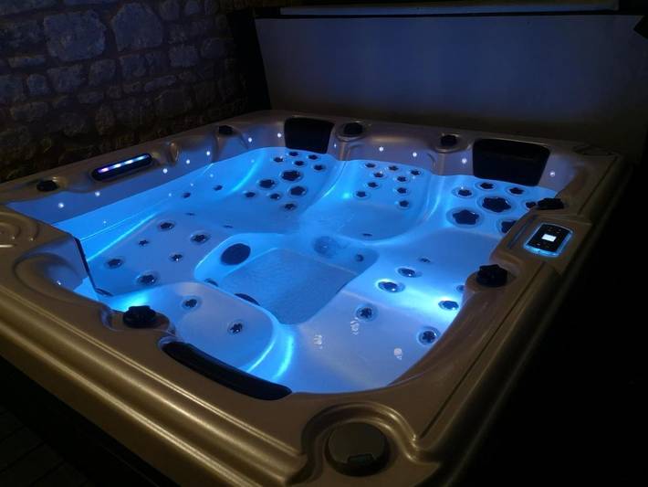 Gîte pour 5 personnes, avec jacuzzi et jardin, adapté aux familles à Valognes - 4