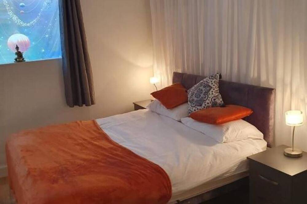 Apartment for 4 People in Warrington, Cheshire