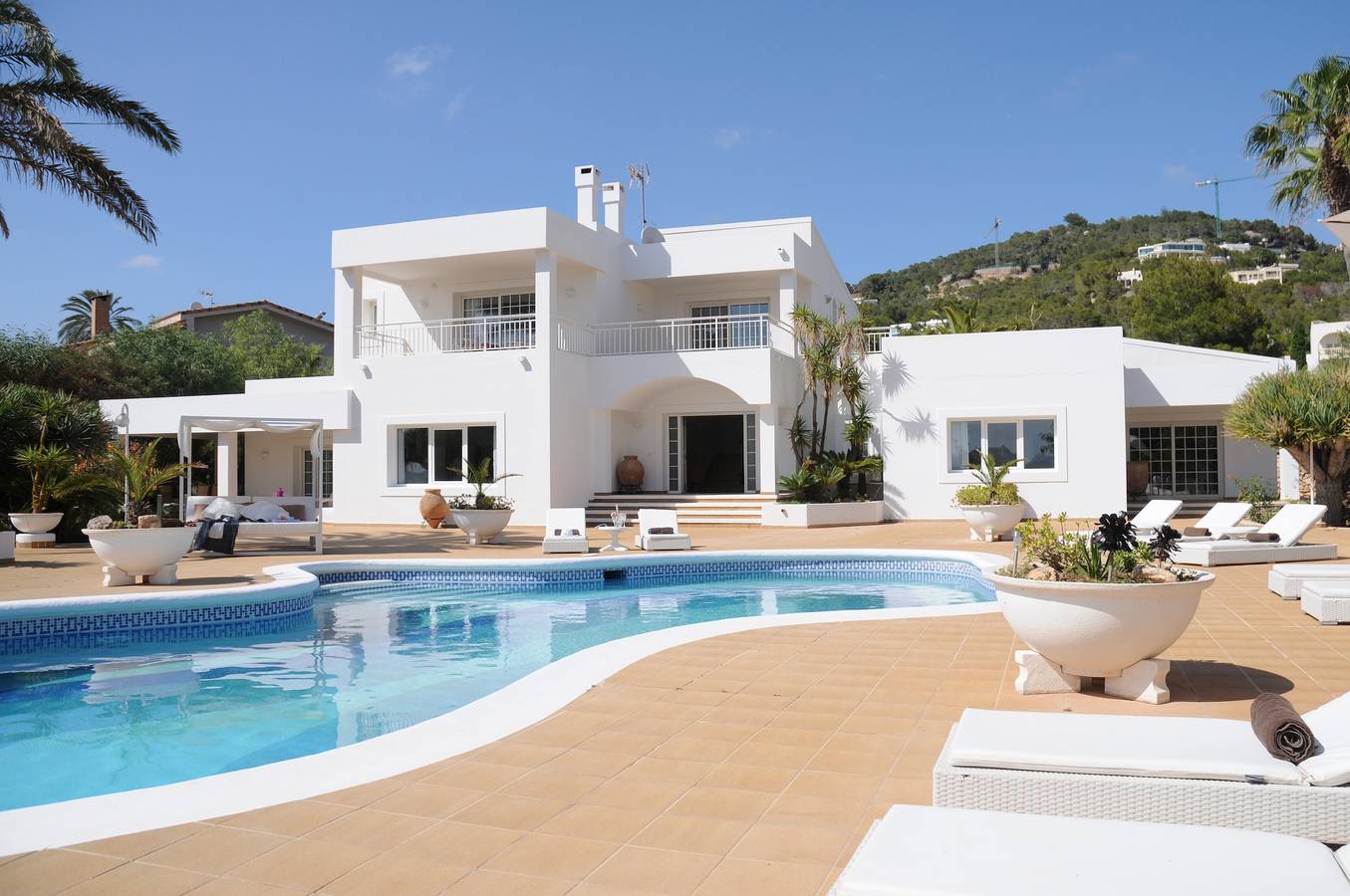 Villa de lujo "Oasis" con piscina, vistas panorámicas, Wi-Fi y amplio jardín in Nuestra Senora de Jesus, Santa Eulària des Riu