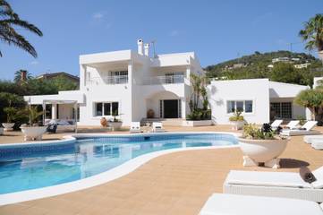 Villa in Santa Eulària des Riu, Ibiza Osten für 13 
