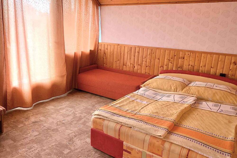Ferienhaus 50 m zum Balaton mit eigenem Steg und Boot in Szantod, Plattensee Südufer