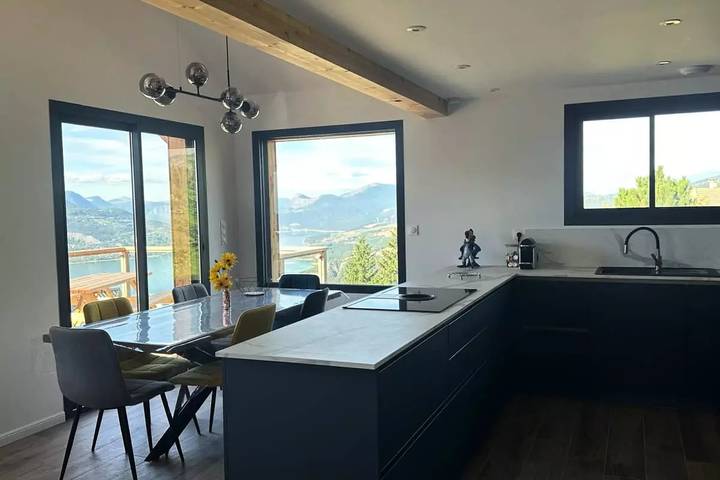 Location de vacances pour 8 personnes, avec jardin à Puy-Sanières - 2