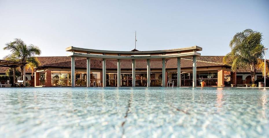 Hôtel pour 2 personnes, avec piscine ainsi que vue et jardin, animaux acceptés - 1